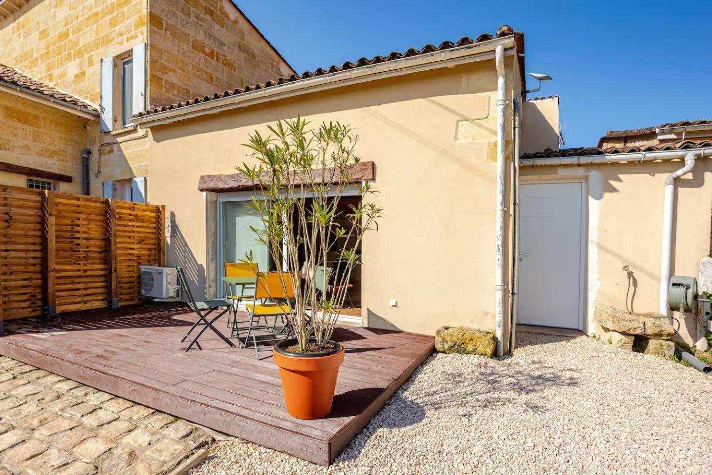 Guesthouse Les Maurins Saint-Sulpice-de-Faleyrens Ngoại thất bức ảnh